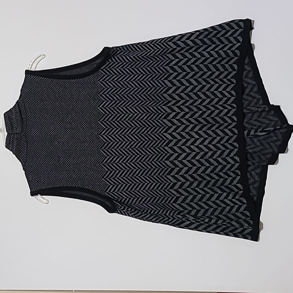 ART AND SOUL Black & Gray Sleeveless Open Front Sleeveless Cardigan - Size Mediu - Picture 5 of 11